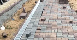 Профессиональная укладка плитки на улице в Валуйках в октябре