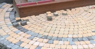 Укладка плитки на крыльцо в Валуйках по цене от 852 руб. за м² | ТротуарнаяПлитка