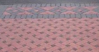 Укладка тротуарной плитки на старое бетонное основание в Валуйках в октябре